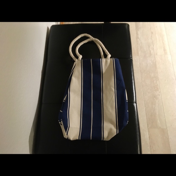All Purpose Canvas Travel Bag - Picture 5 of 5